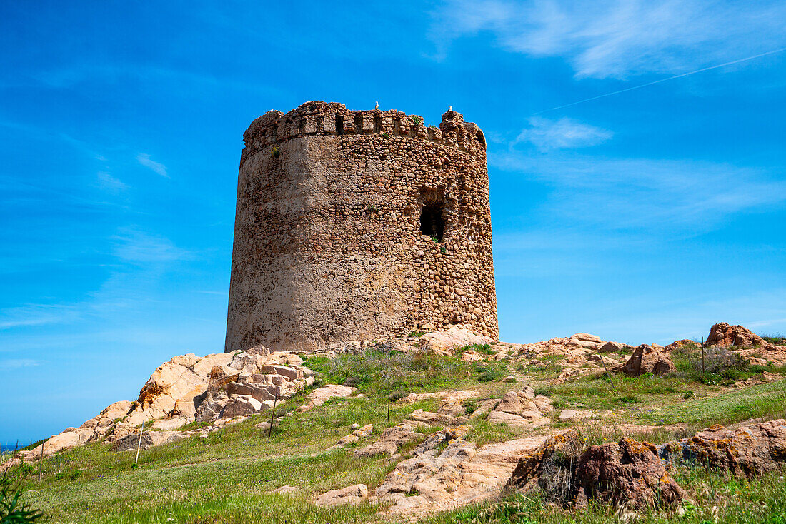 Isola Rossa historischer Turm bei Sonnenuntergang, Sardinien, Italien, Mittelmeer, Europa