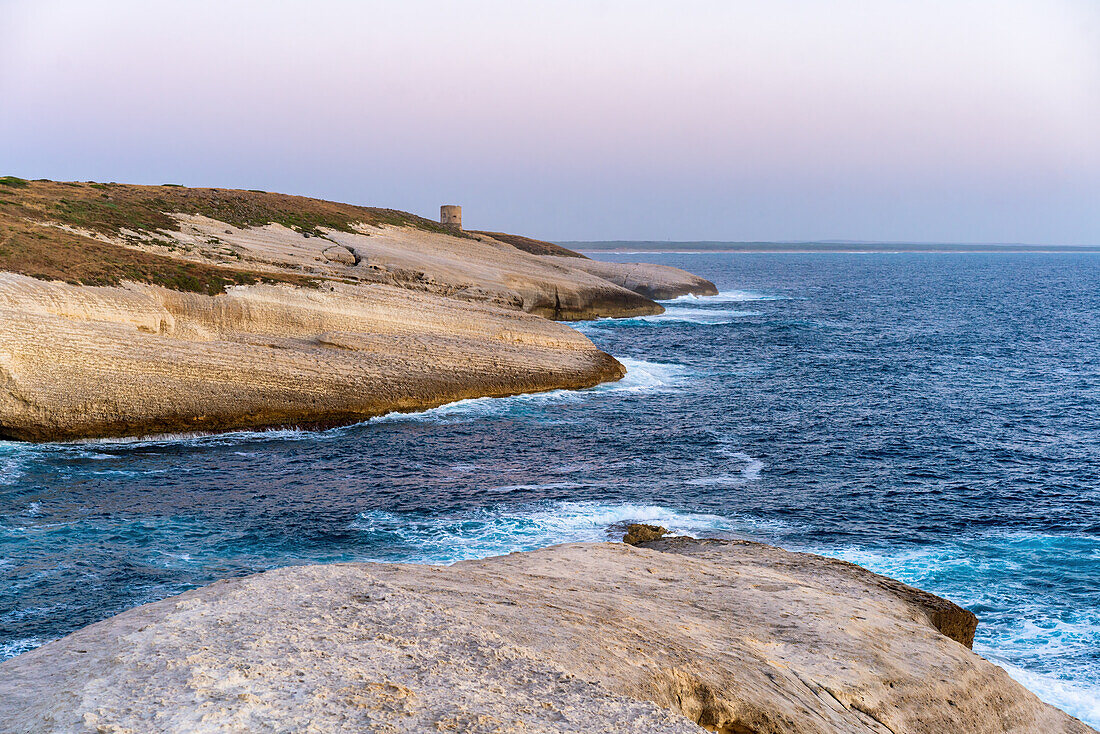 Su Riu de Sa Ide weiße Felsenklippen bei Sonnenuntergang, Sardinien, Italien, Mittelmeer, Europa