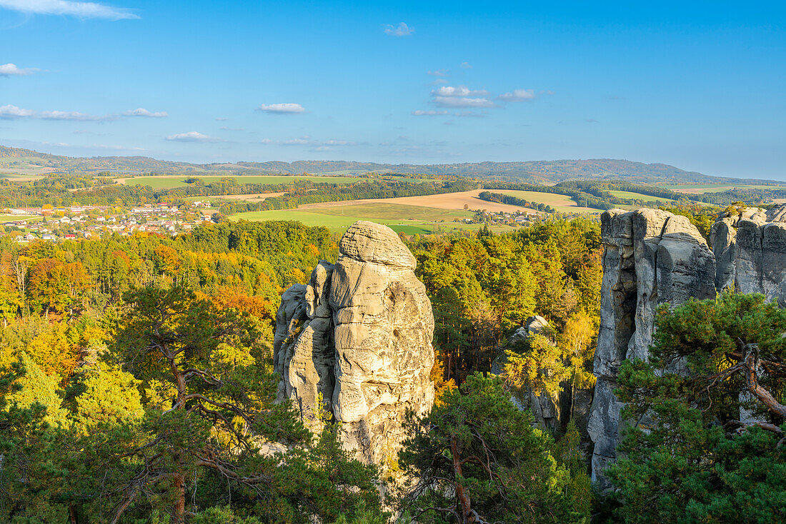 Sandstone rock formation named Orloj (astronomical clock), Marianska vyhlidka, Hruba Skala, Semily District, Liberec Region, Bohemia, Czech Republic (Czechia), Europe