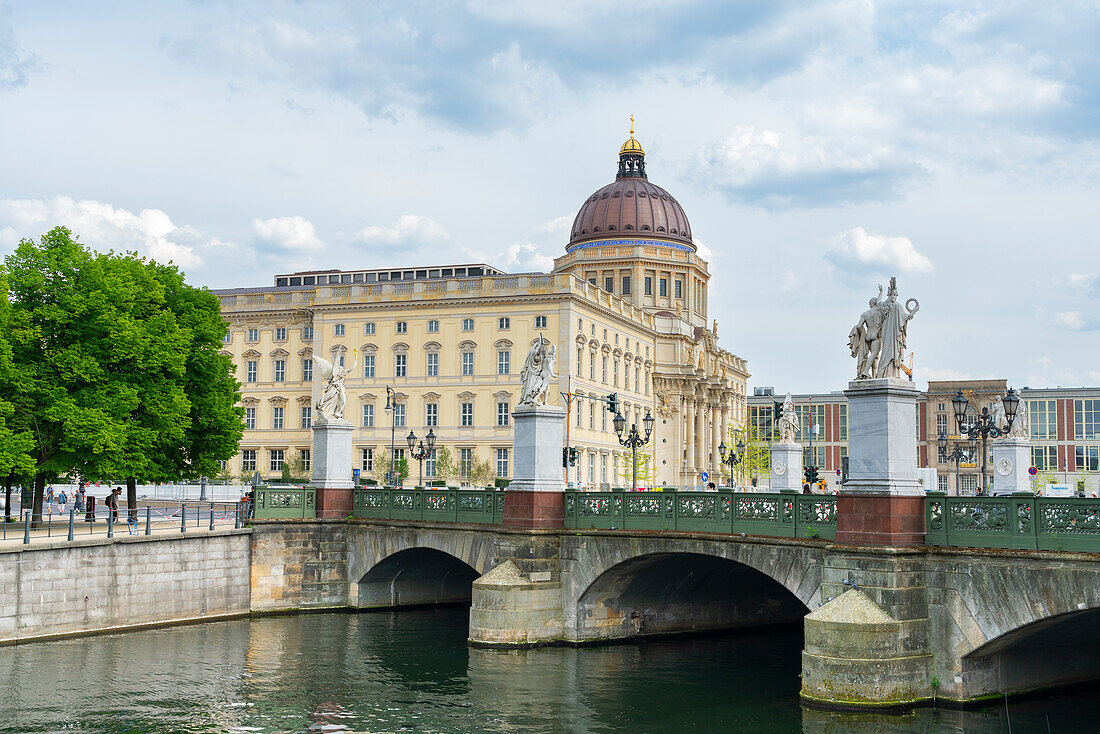 Schlossbrucke und Berliner Schloss, Berlin, Deutschland, Europa