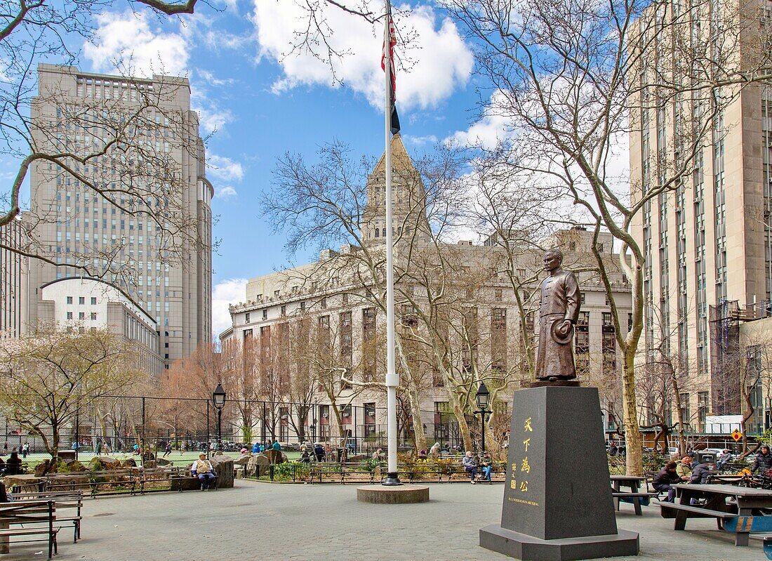 Die Statue von Dr. Sun Yat-sen im Columbus Park, Chinatown, Manhattan, New York City Vereinigte Staaten von Amerika, Nordamerika