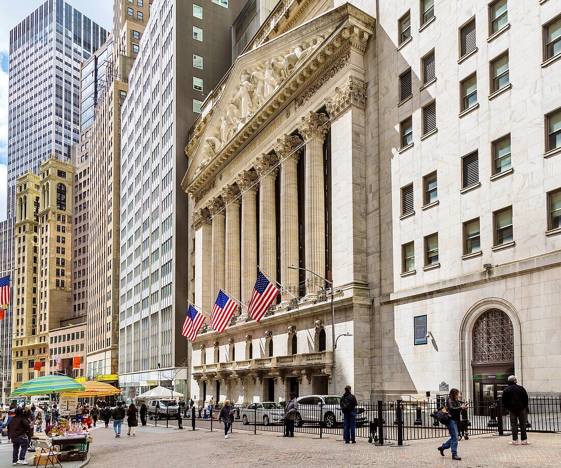 Das Gebäude der New Yorker Börse im Finanzviertel von Lower Manhattan, Wall Street, New York, Vereinigte Staaten von Amerika, Nordamerika