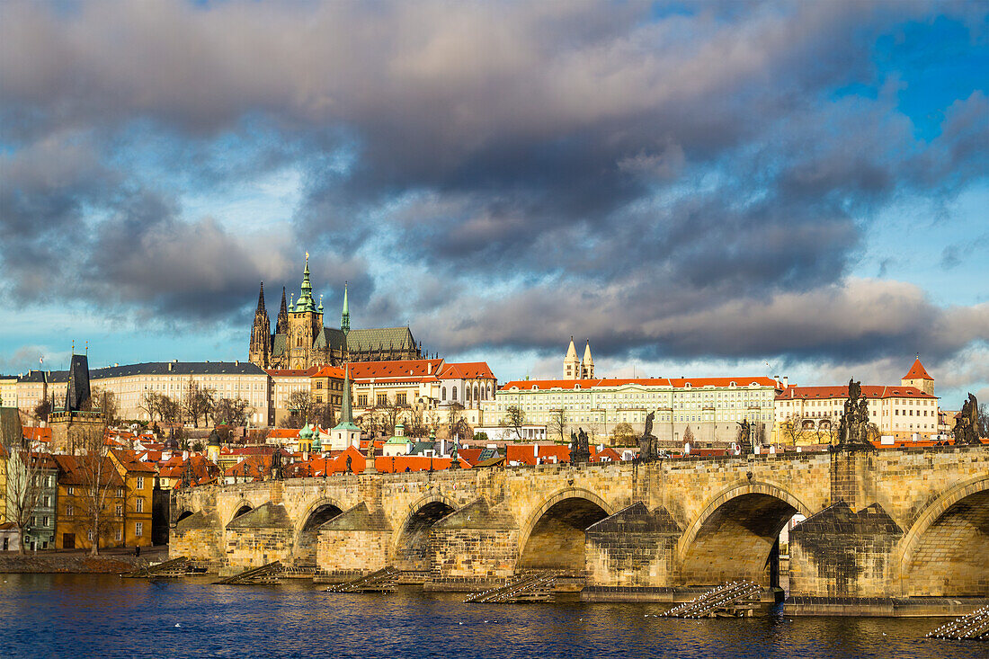 Prager Burg und Karlsbrücke, UNESCO-Welterbe, Altstadt, Prag, Tschechien, Europa