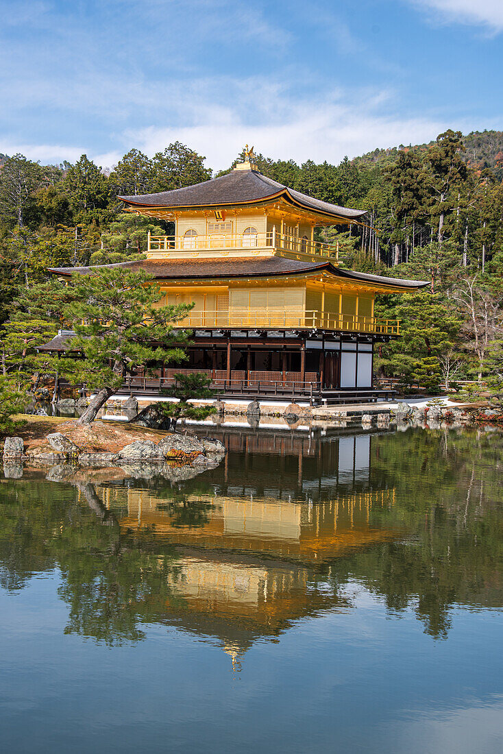 Golden Temple (Kinkaku-ji) (Temple of the Golden Pavilion), UNESCO World Heritage Site, Kyoto, Honshu, Japan, Asia