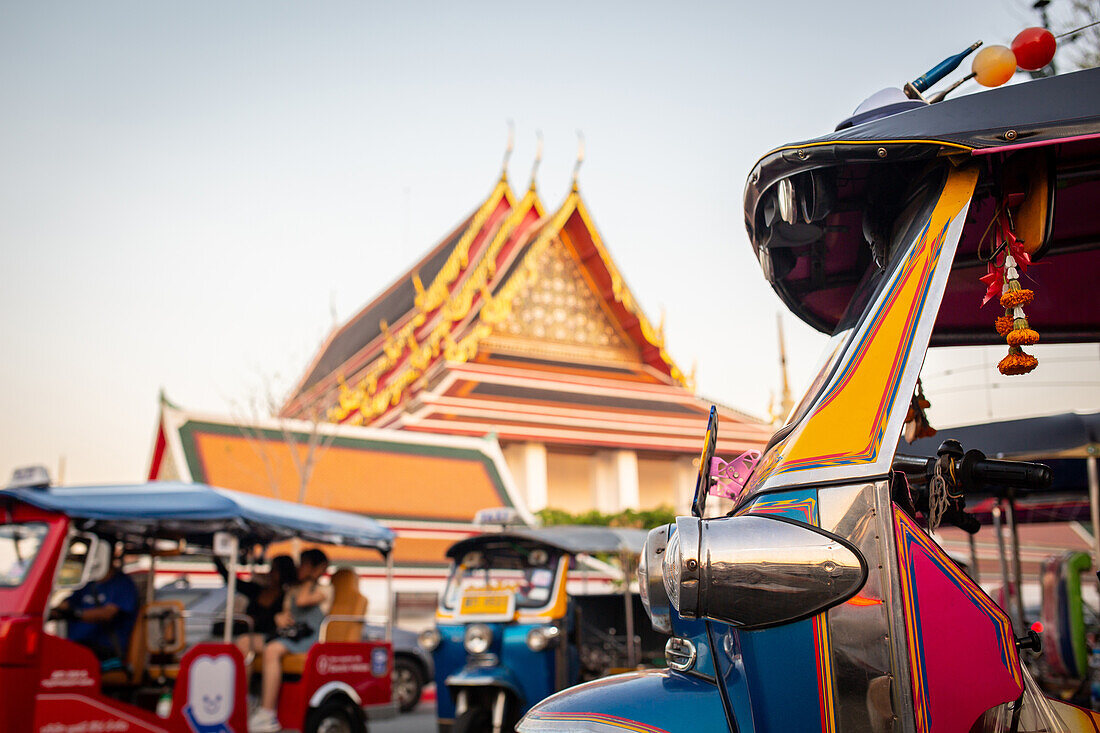 Tuk-tuk in front of Wat Pho in Bangkok, Thailand, Southeast Asia, Asia