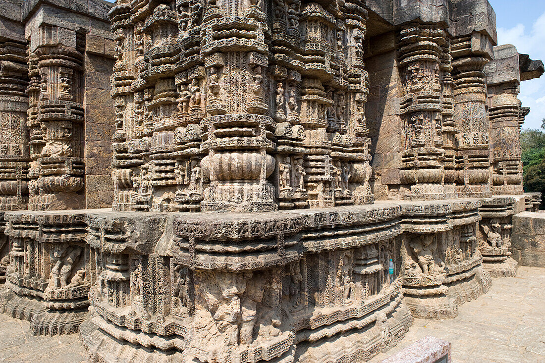 The mid 13th century Sun Temple, dedicated to Surya, the Hindu Sun God, constructed as a twelve-wheeled chariot drawn by seven horses, UNESCO World Heritage Site, Konarak, Puri District, Odisha, India, Asia