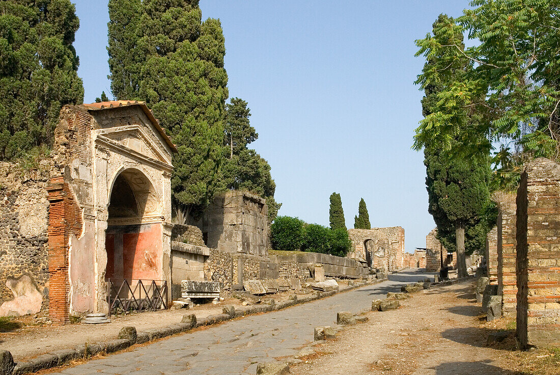 The necropolis outside the Herculaneum Gate, archaeological site of Pompeii, UNESCO World Heritage Site, province of Naples, Campania, Italy, Europe