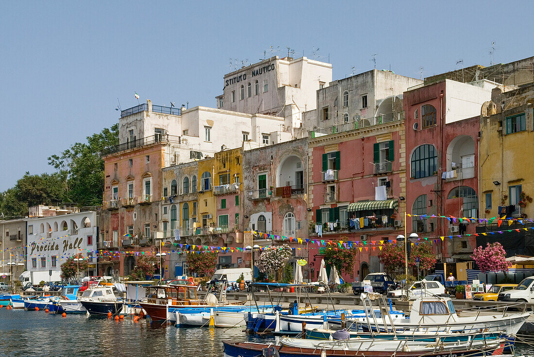 Großer Yachthafen von Sancio Cattolico, Insel Procida, Region Kampanien, Italien, Europa