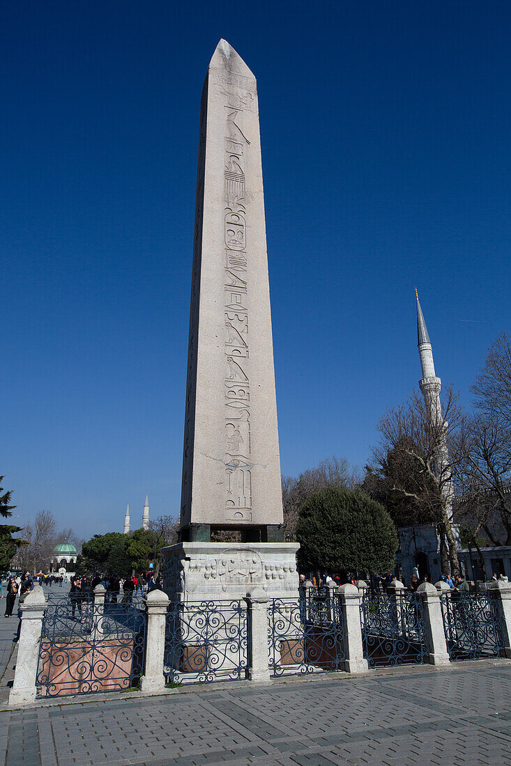 Obelisk des Theodosius, Altägyptischer Obelisk des Pharao Thutmose III., 1479 v. Chr. - 1425 v. Chr., Hippodrom von Konstantinopel, UNESCO-Welterbe, Istanbul, Türkei, Europa