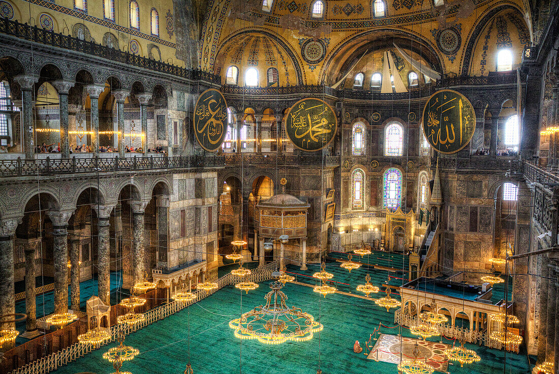 Overview, Interior, Hagia Sophia Grand Mosque, 537 AD, UNESCO World Heritage Site, Sultanahmet, Istanbul, Turkey, Europe