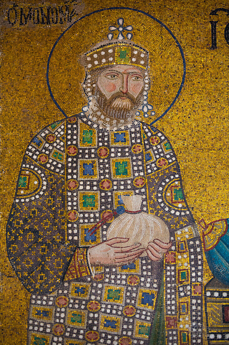 Mosaikbild von Kaiser Konstantin IX, Innenraum, Große Moschee Hagia Sophia, 537 n. Chr., UNESCO-Weltkulturerbe, Sultanahmet, Istanbul, Türkei, Europa