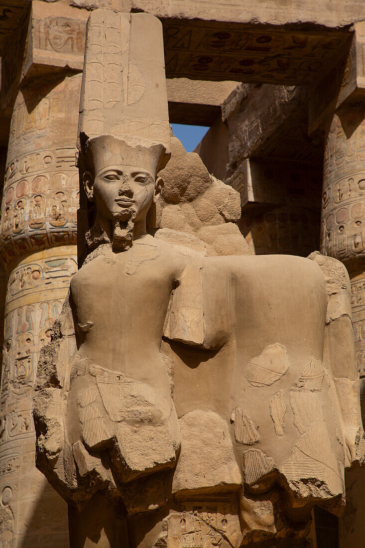 Statue des Gottes Amun, Karnak-Tempelkomplex, UNESCO-Welterbe, Luxor, Ägypten, Nordafrika, Afrika