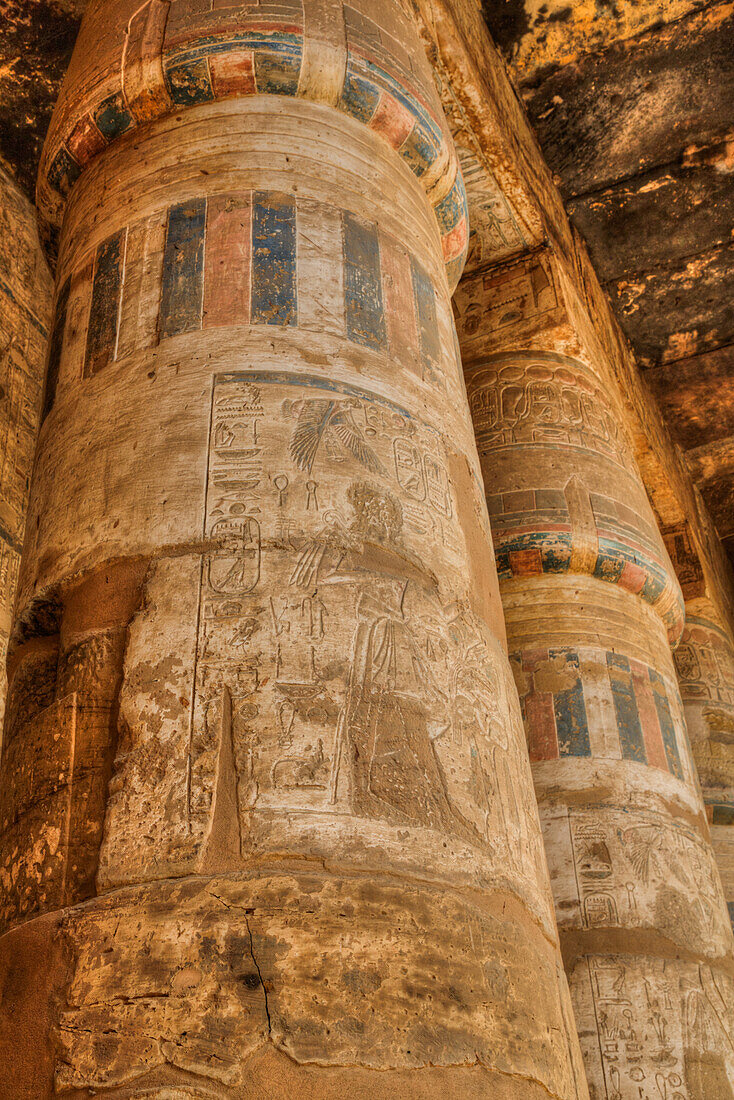 Papyrus Columns in the Court, Temple of Khonsu, Karnak Temple Complex, UNESCO World Heritage Site, Luxor, Egypt, North Africa, Africa