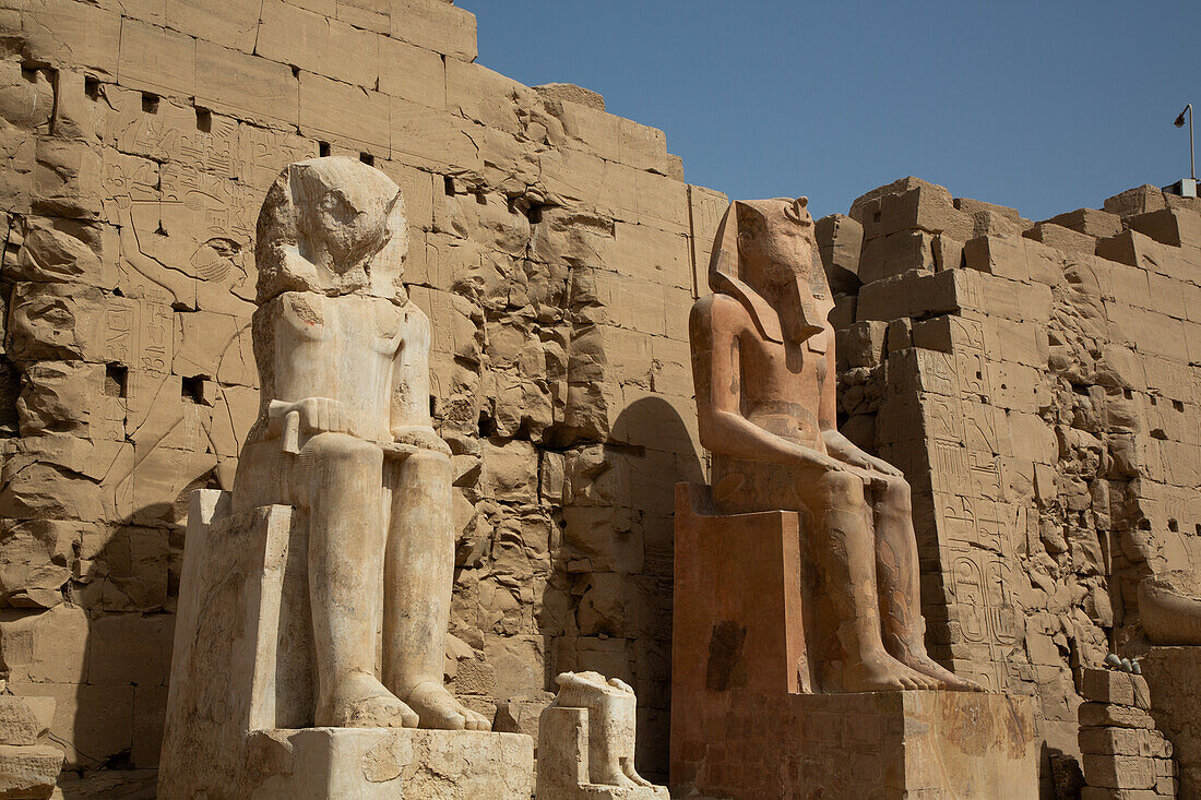 Seated Pharaohs, Pylon 8, Karnak Temple Complex, UNESCO World Heritage Site, Luxor, Egypt, North Africa, Africa