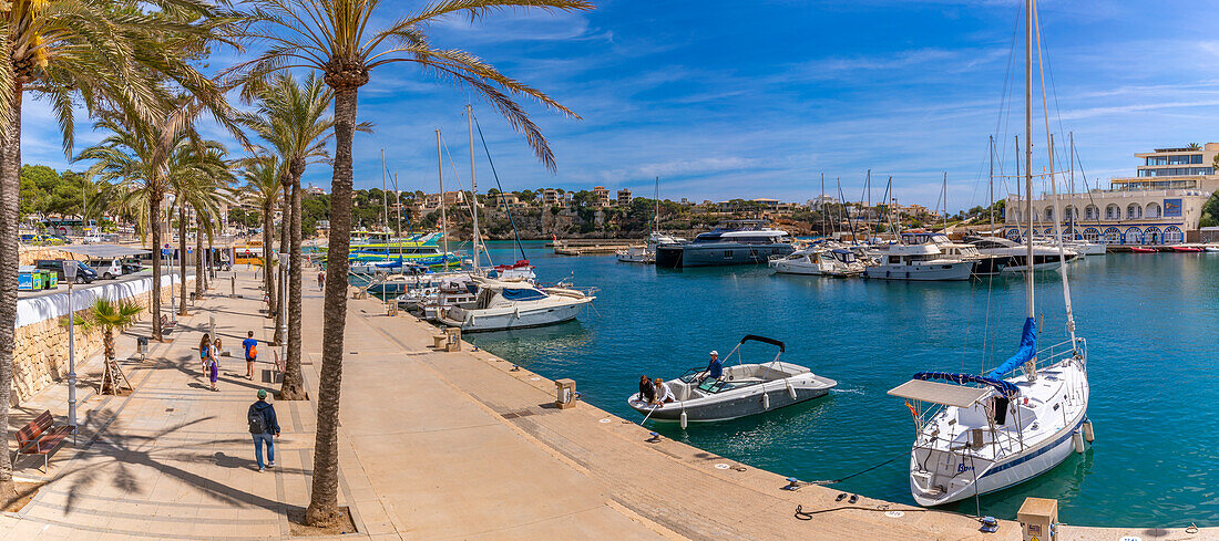 Blick auf Boote im Hafen von Manacor, Porto Cristo, Mallorca, Balearen, Spanien, Mittelmeer, Europa