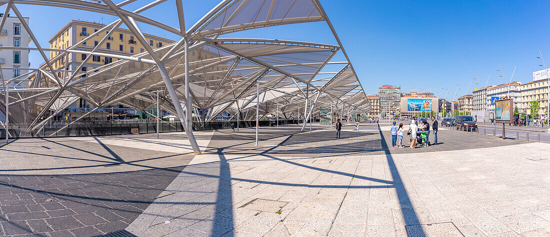 Blick auf die Galleria Garibaldi auf der Piazza Garibaldi, Neapel, Kampanien, Italien, Europa