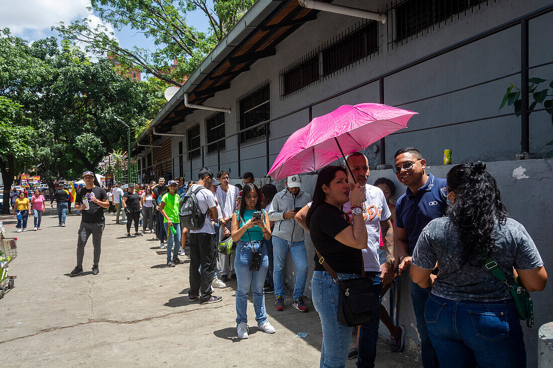 Tag der Präsidentschaftswahlen in Venezuela, wo der derzeitige Präsident Nicolas Maduro und der Oppositionskandidat Edmundo Gonzalez Urrutia