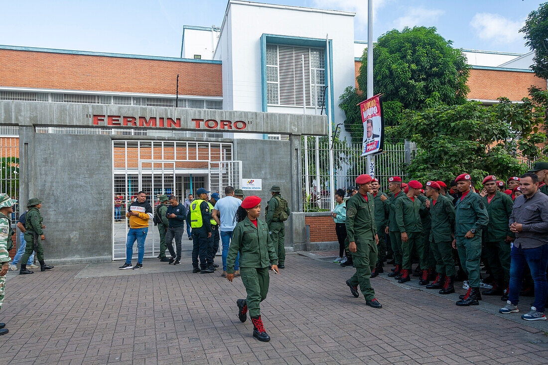 Tag der Präsidentschaftswahlen in Venezuela, wo der derzeitige Präsident Nicolas Maduro und der Oppositionskandidat Edmundo Gonzalez Urrutia gegeneinander antreten.