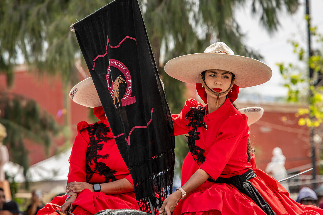 Escaramuza Rancho La Purísima bei einem Fest in Mapimi