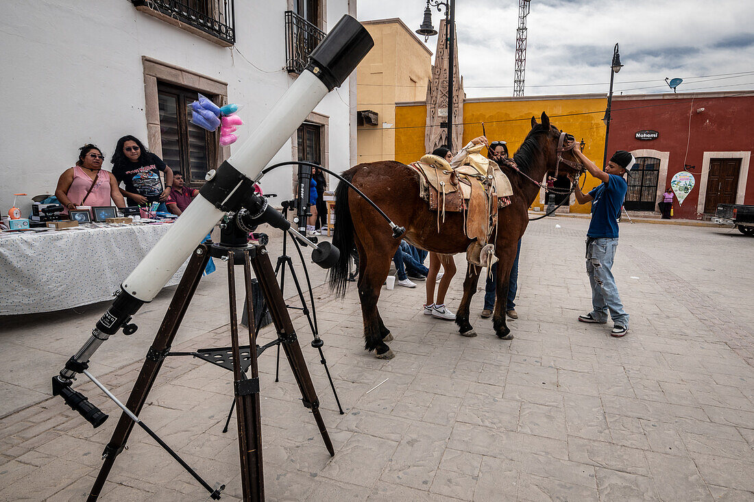 Fest in Mapimi zur Beobachtung der Sonnenfinsternis.