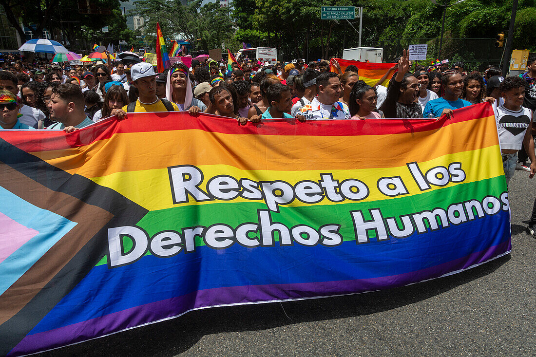 Pride-Parade in Caracas, Venezuela, in Anwesenheit von Diplomaten und dem Vertreter der Europäischen Union in Venezuela. 7. Juli 2024