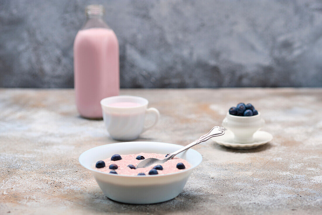 Porridge with homemade blueberry yogurt