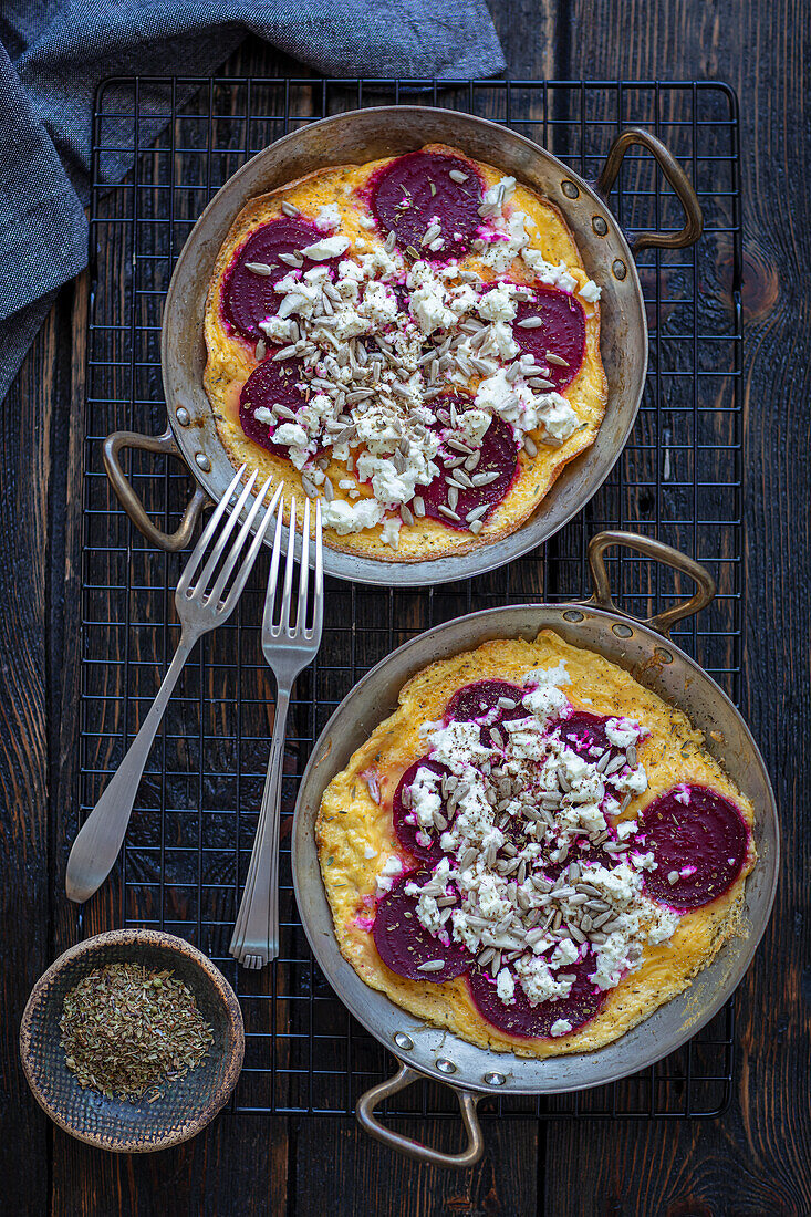 Omelette with beet and feta