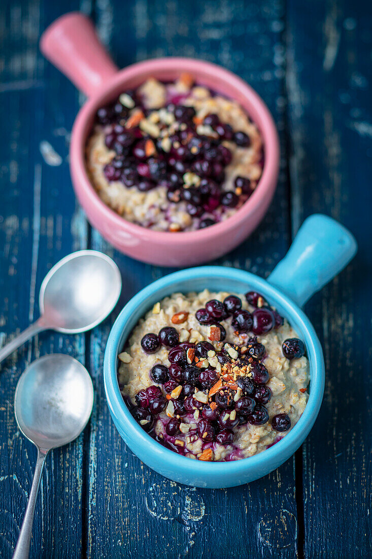 Haferbrei mit Blaubeeren