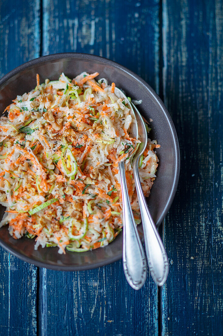 Kohlrabi and carrot salad