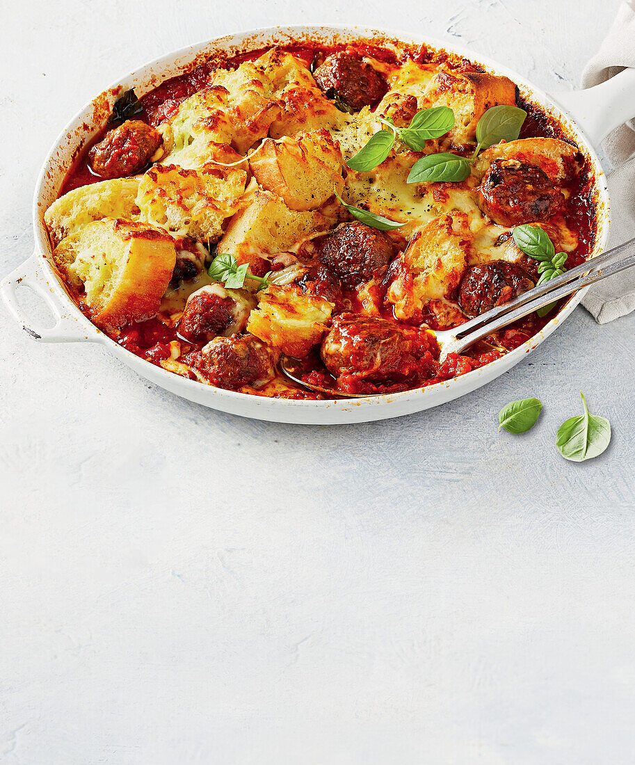 Garlic bread casserole with meatballs