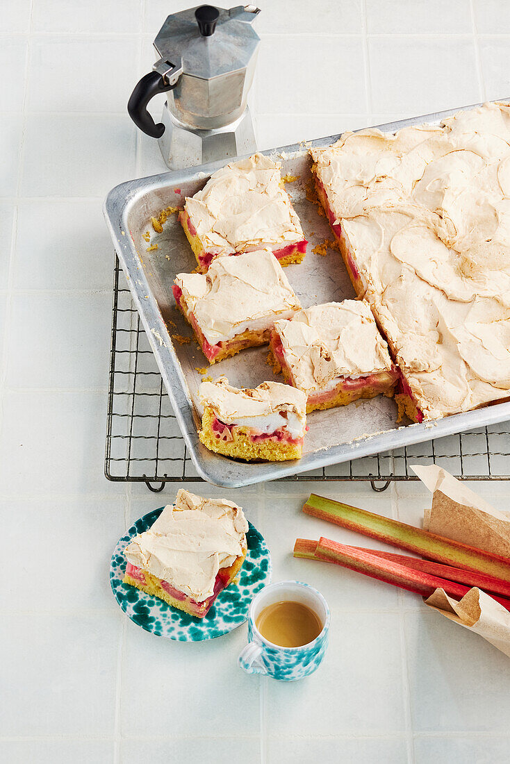 Baiser-Rhabarber-Kuchen