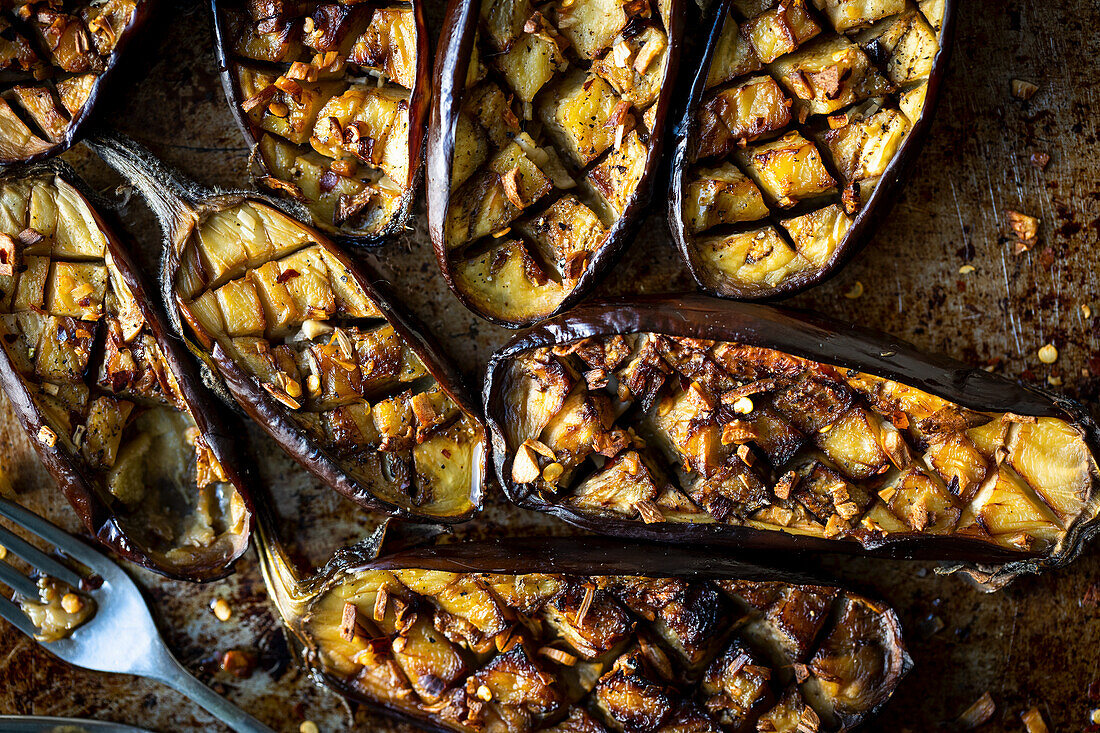 Roasted aubergines with garlic