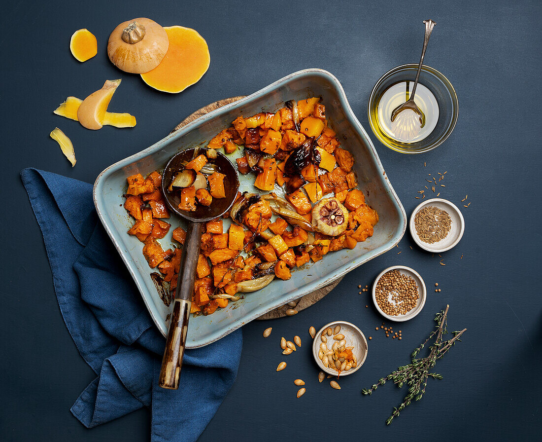 Gerösteter Butternusskürbis mit Knoblauch und Zwiebeln