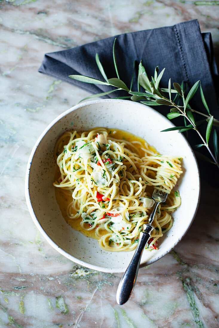 Spaghetti with garlic oil and chilli