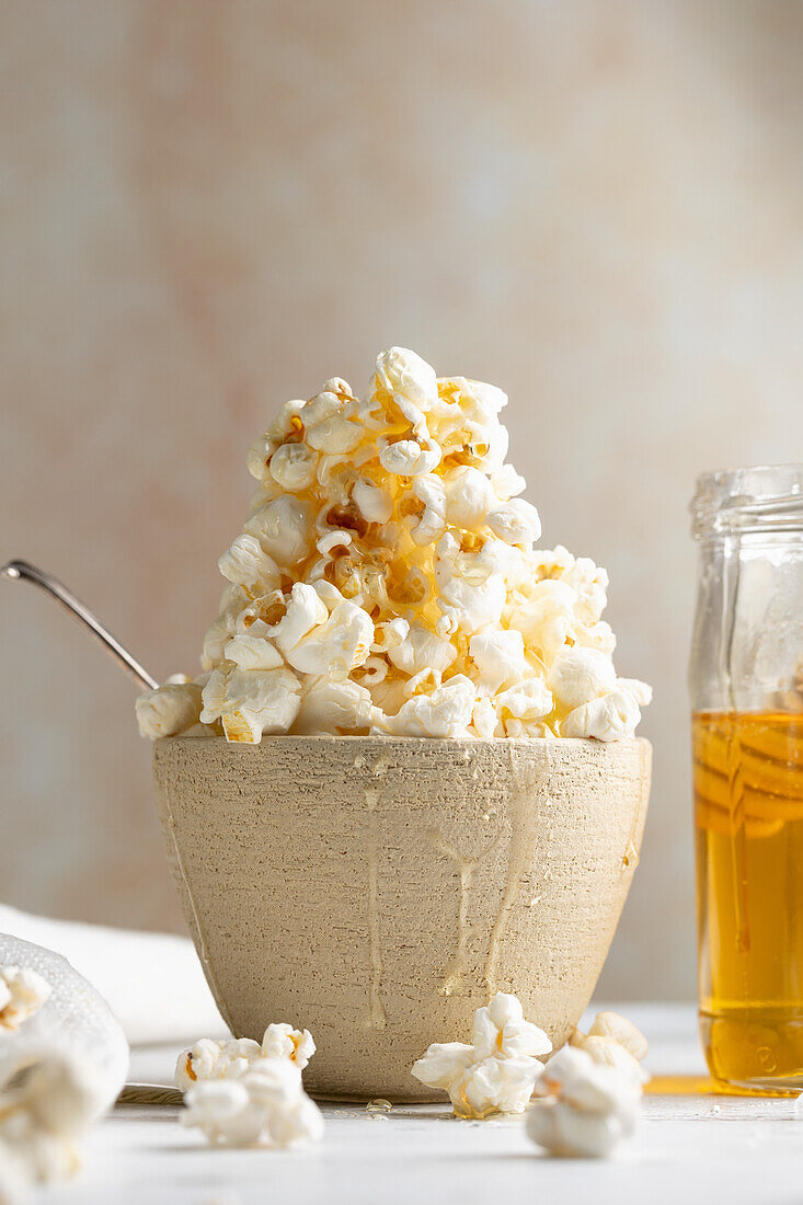 Popcorn mit Honig und Salz