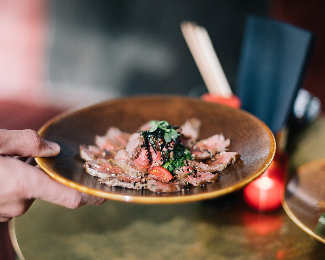 Thai-Rindfleischsalat mit Kräutern