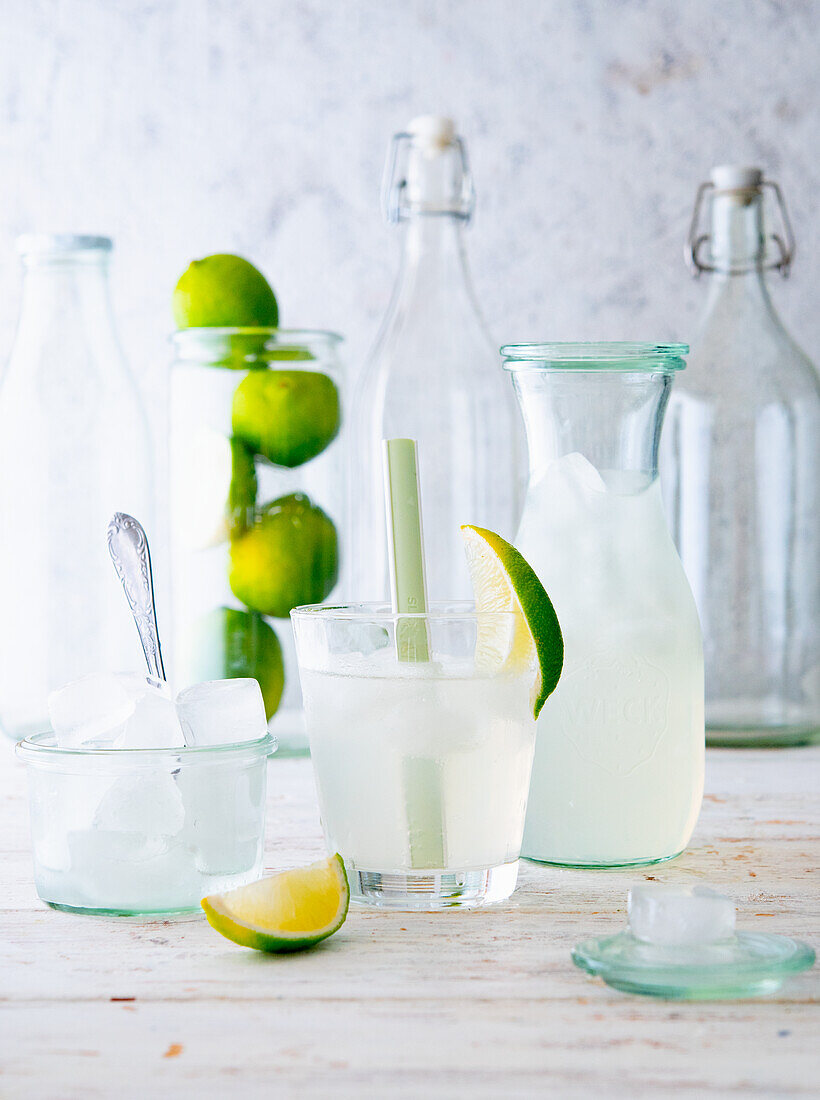 Selbstgemachte Limettenlimonade