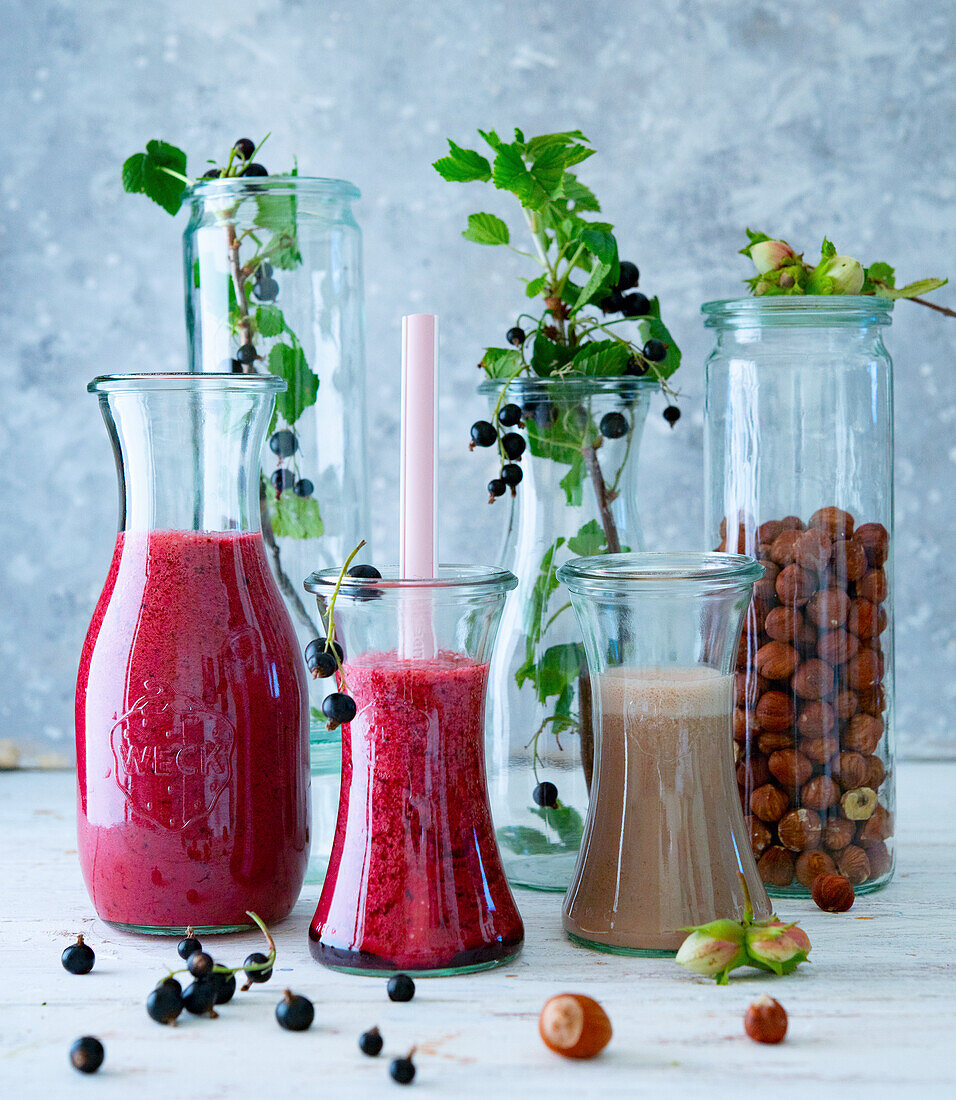 Blackcurrant smoothie and hazelnut smoothie