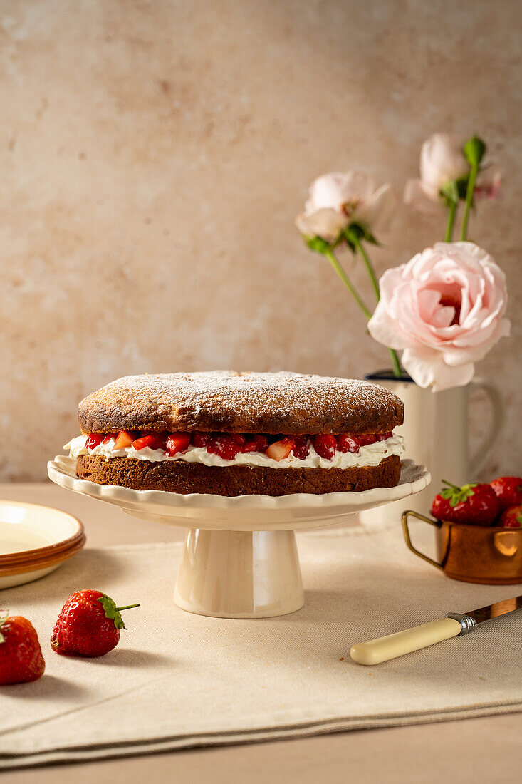 Erdbeerkuchen mit Sahne