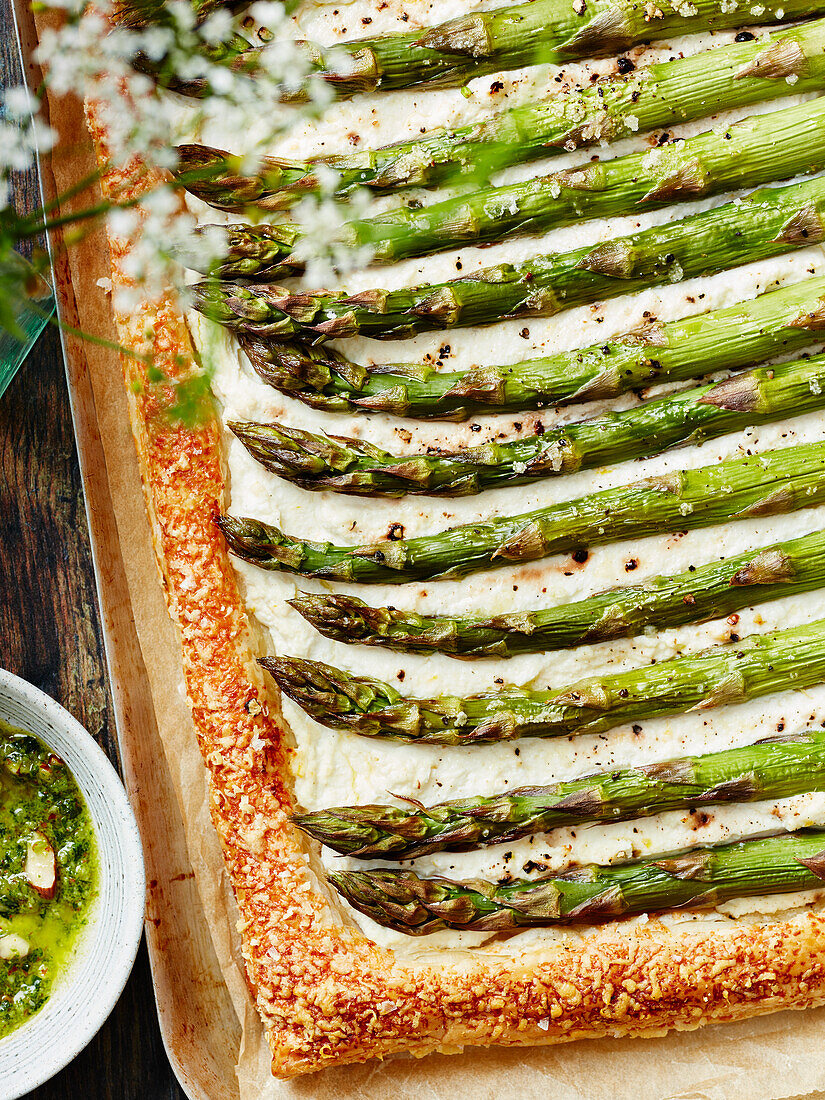 Green asparagus and ricotta tart