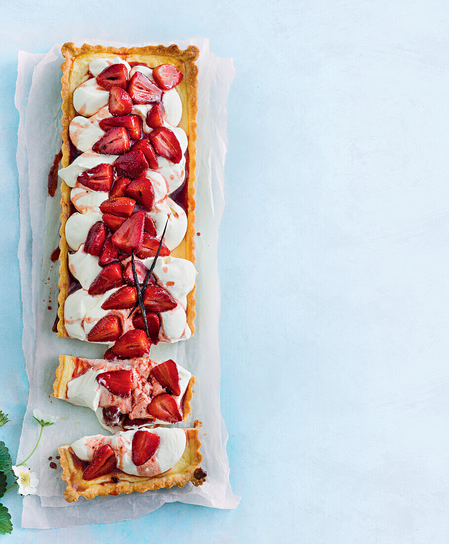 Orangen-Ricotta-Tarte mit gerösteten Erdbeeren