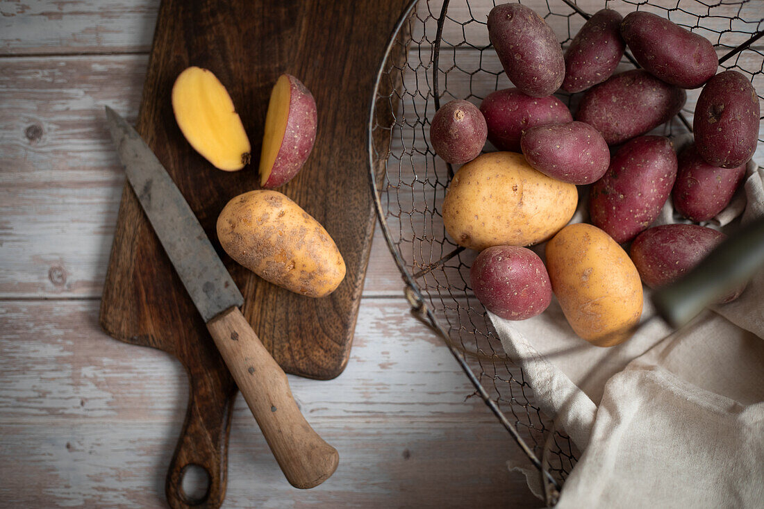 Rote und gelbe Kartoffeln