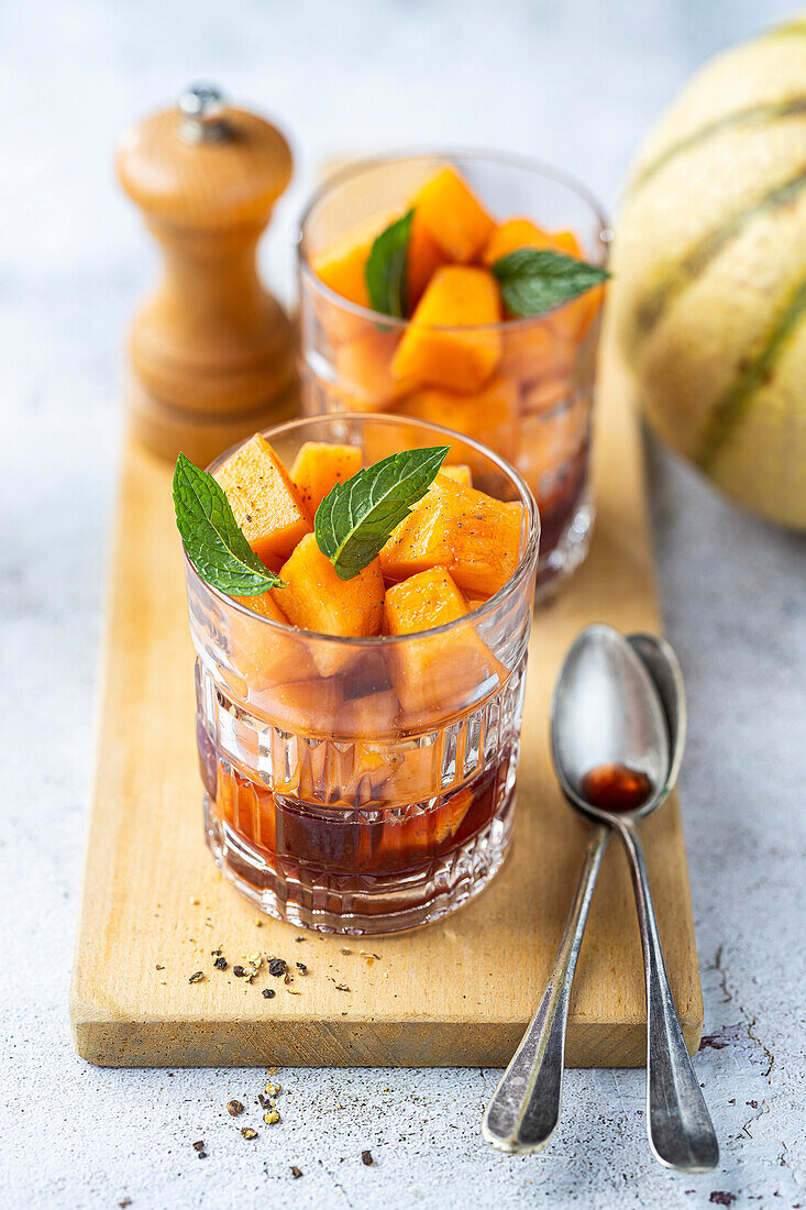 Melon with port wine and mint