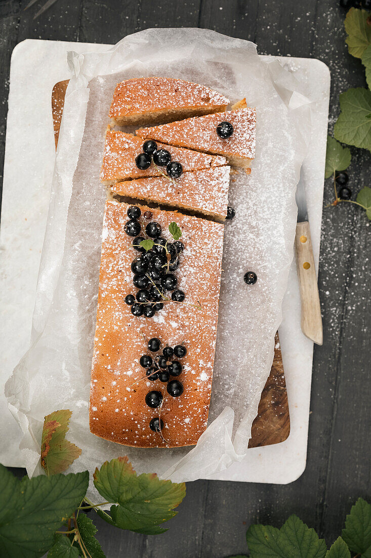 Vegan cherry cake with blackcurrants