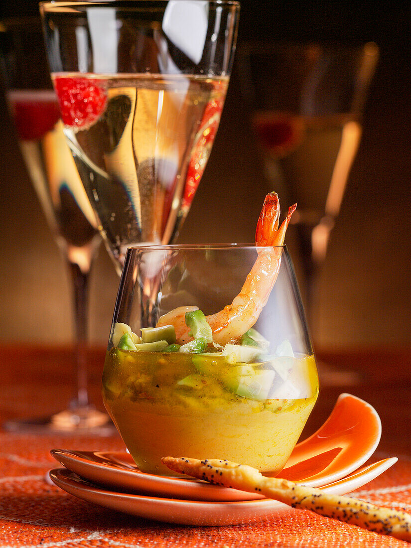 Avocado curry cocktail with prawns