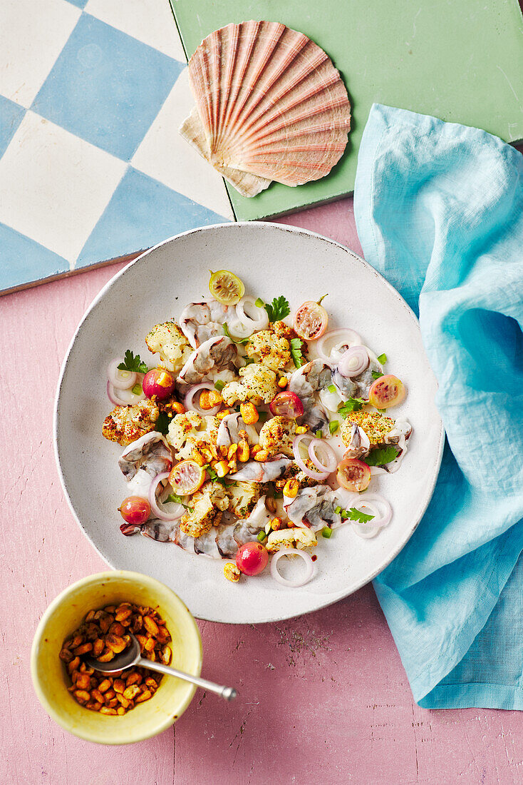 Portugiesische Garnelen-Ceviche mit gebranntem Blumenkohl