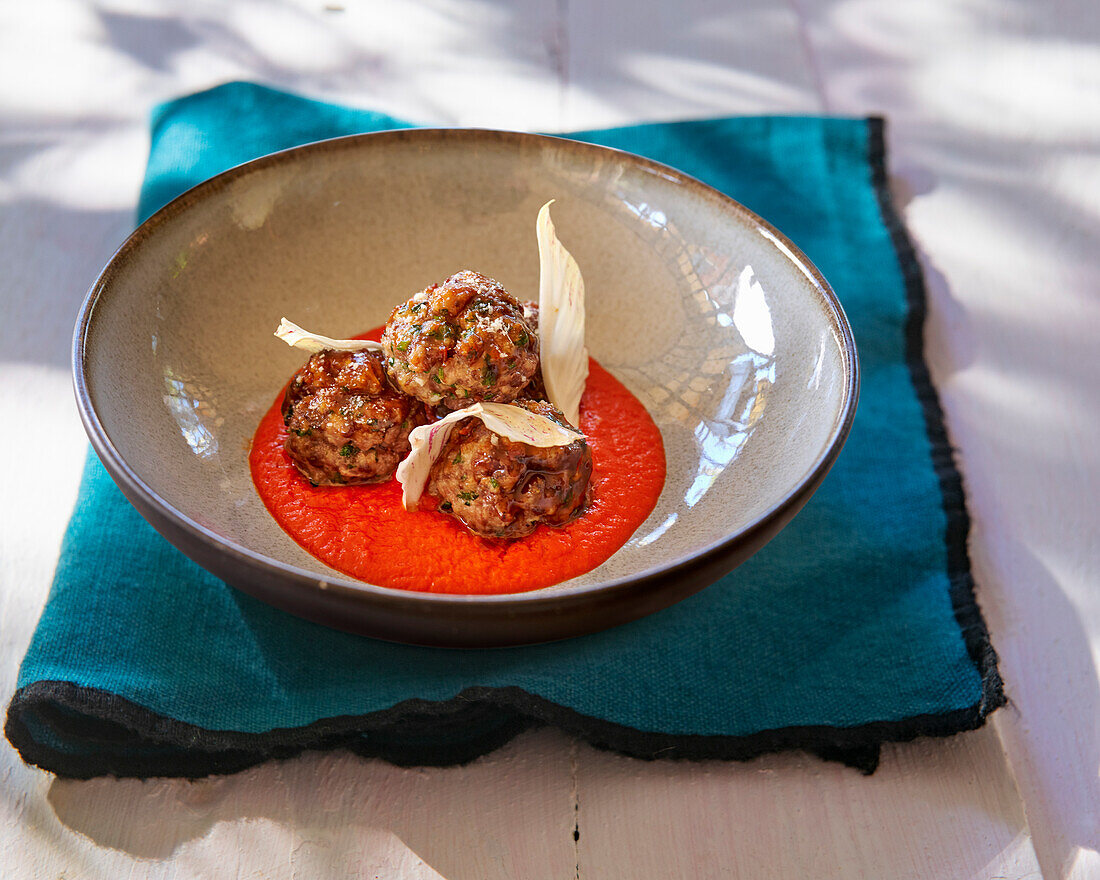 Polpette di carne auf Paprikasauce