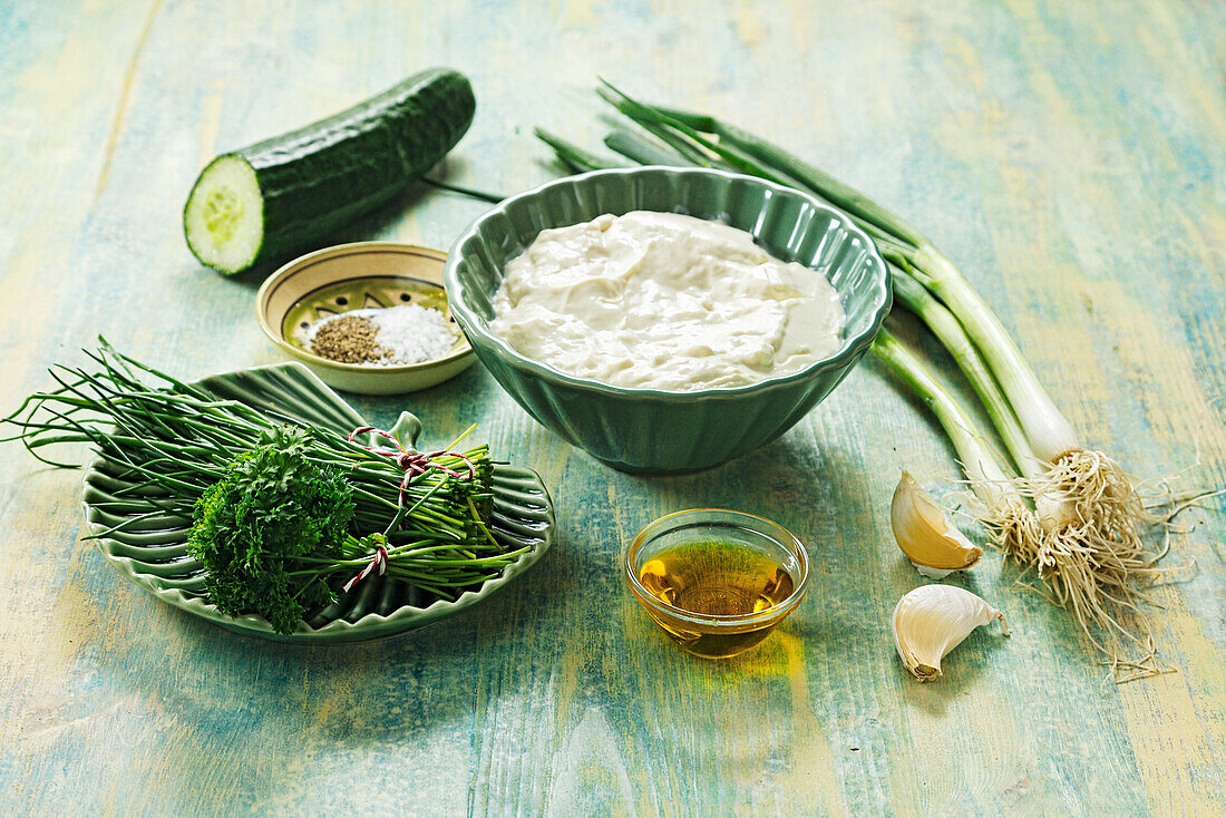 Ingredients for herb quark: quark, cucumber, spring onions, chives, parsley