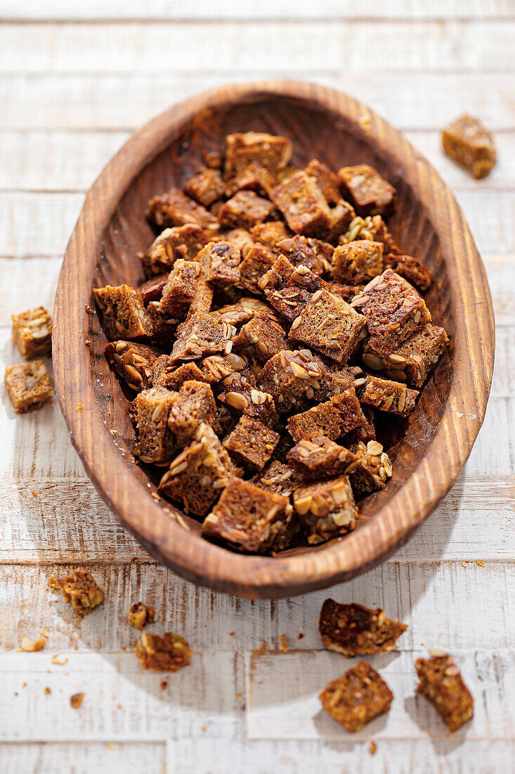 Rye croutons with grains