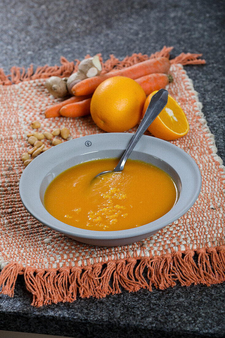 Möhren-Ingwer-Suppe zum Fasten